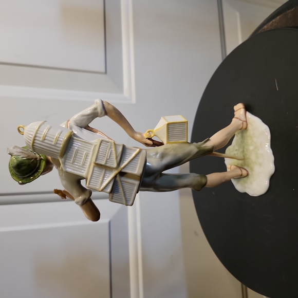 Alka Kunst Bavaria Germany "Bird Seller" #387 Porcelain Figurine - Picture 4 of 11